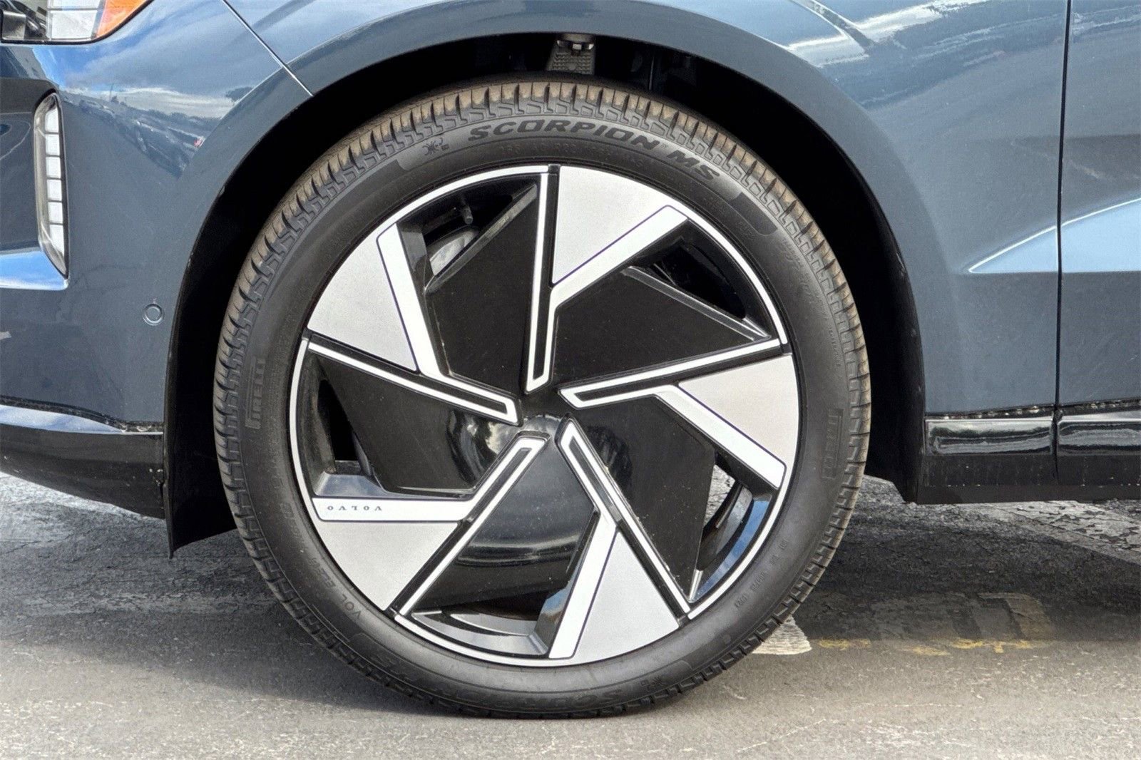 New 2025 Volvo EX90 Ultra image 26