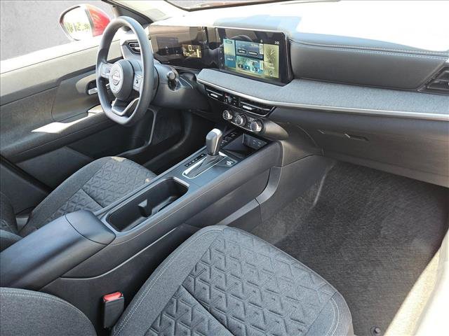 Certified 2025 Nissan Kicks SV FWD image 24