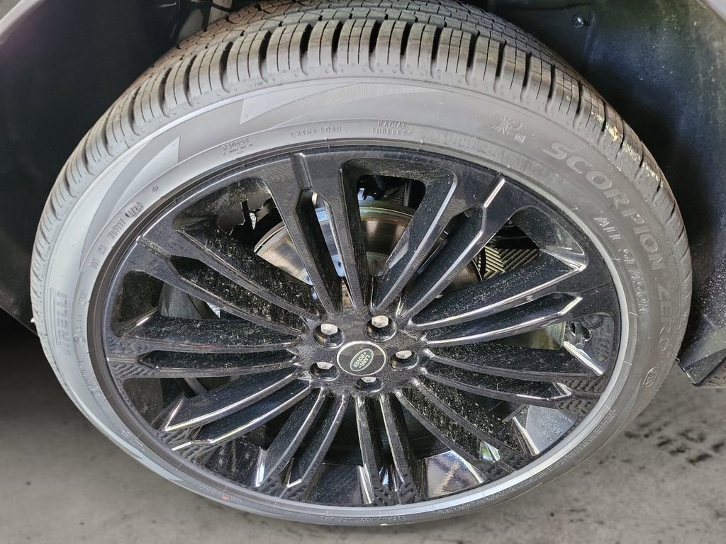 New 2026 Land Rover Range Rover Velar Dynamic SE AWD/4WD image 12