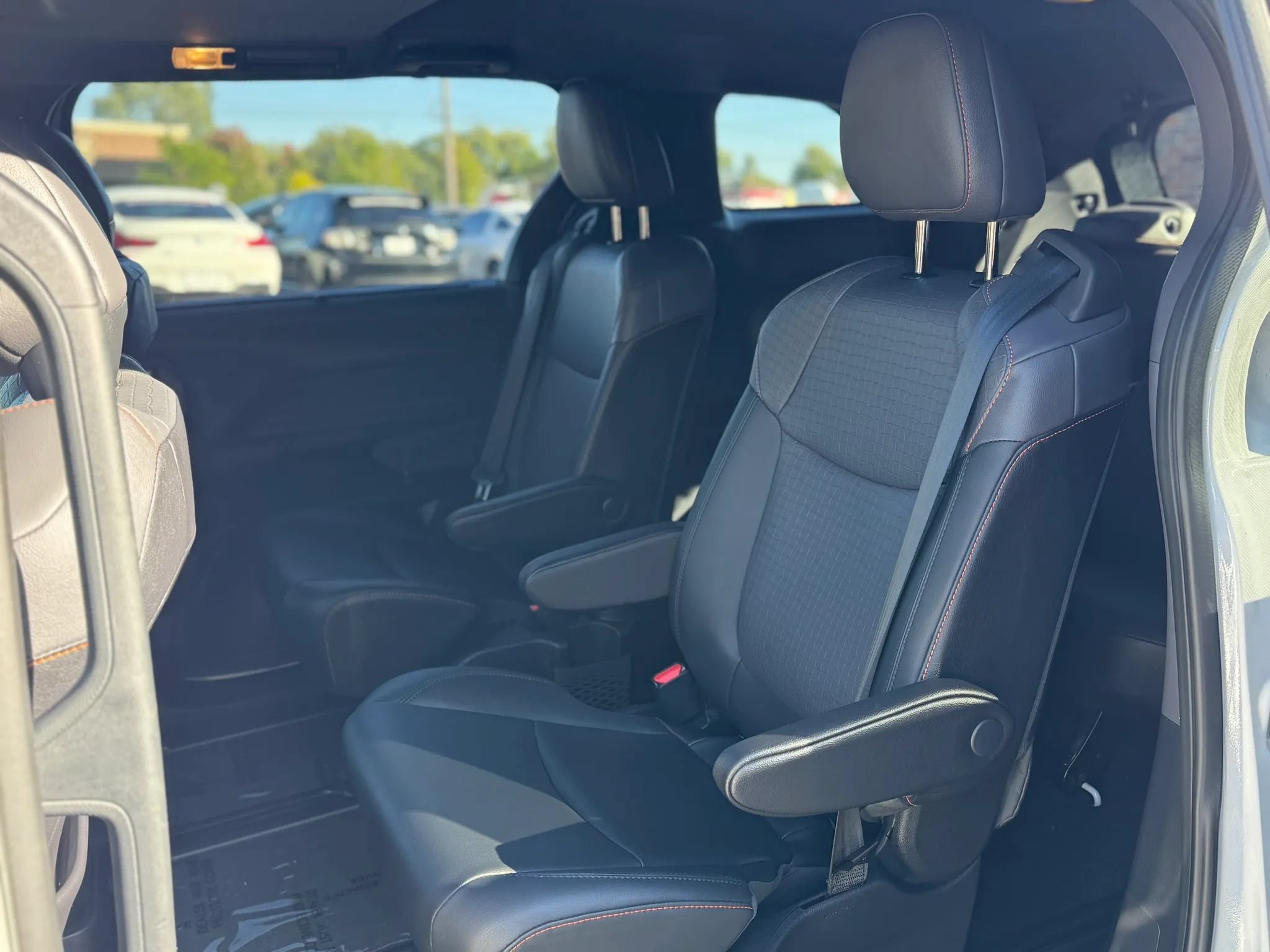 Used 2021 Toyota Sienna XSE AWD/4WD image 19