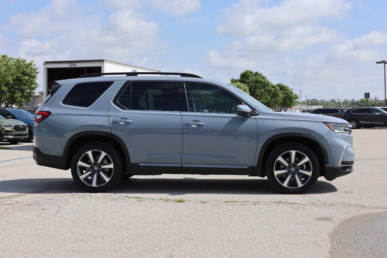 Used 2025 Honda Pilot Elite image 7