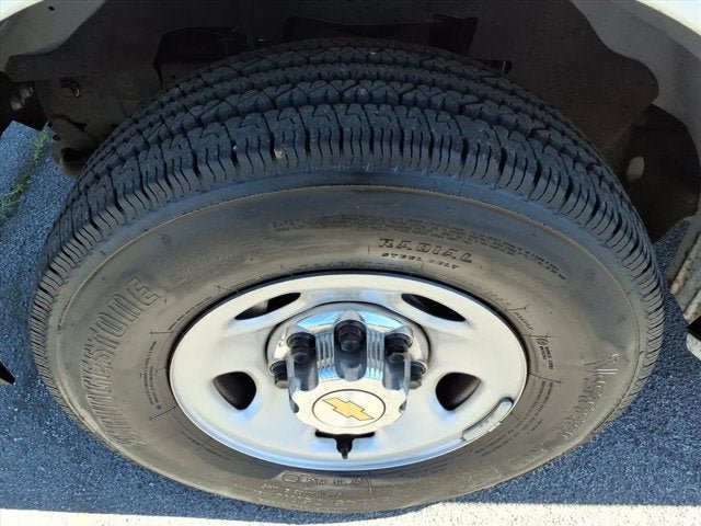 Used 2025 Chevrolet Express 3500 LT w/ LT Preferred Equipment Group RWD image 9