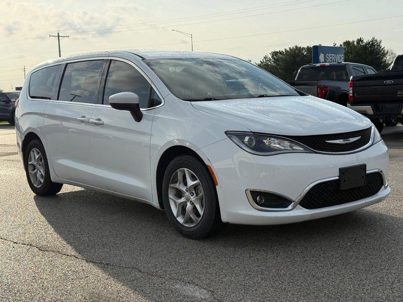 Used 2017 Chrysler Pacifica Touring Plus image 8