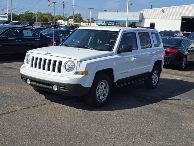 Used 2017 Jeep Patriot Sport w/ Power Value Group FWD image 4