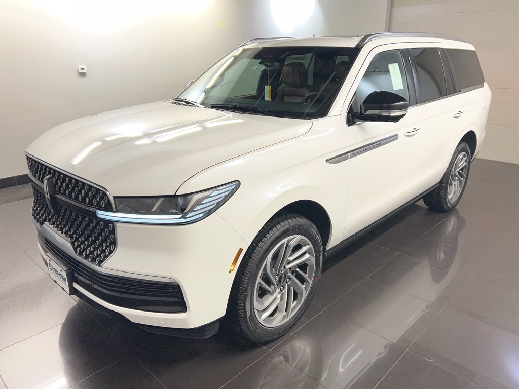 New 2026 Lincoln Navigator Reserve image 3