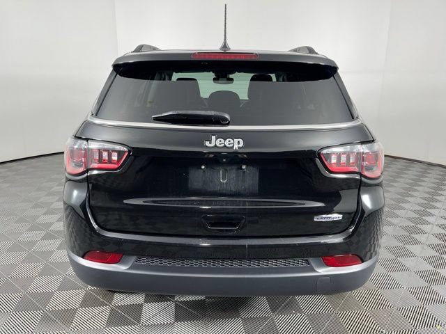 Used 2022 Jeep Compass Latitude FWD image 13