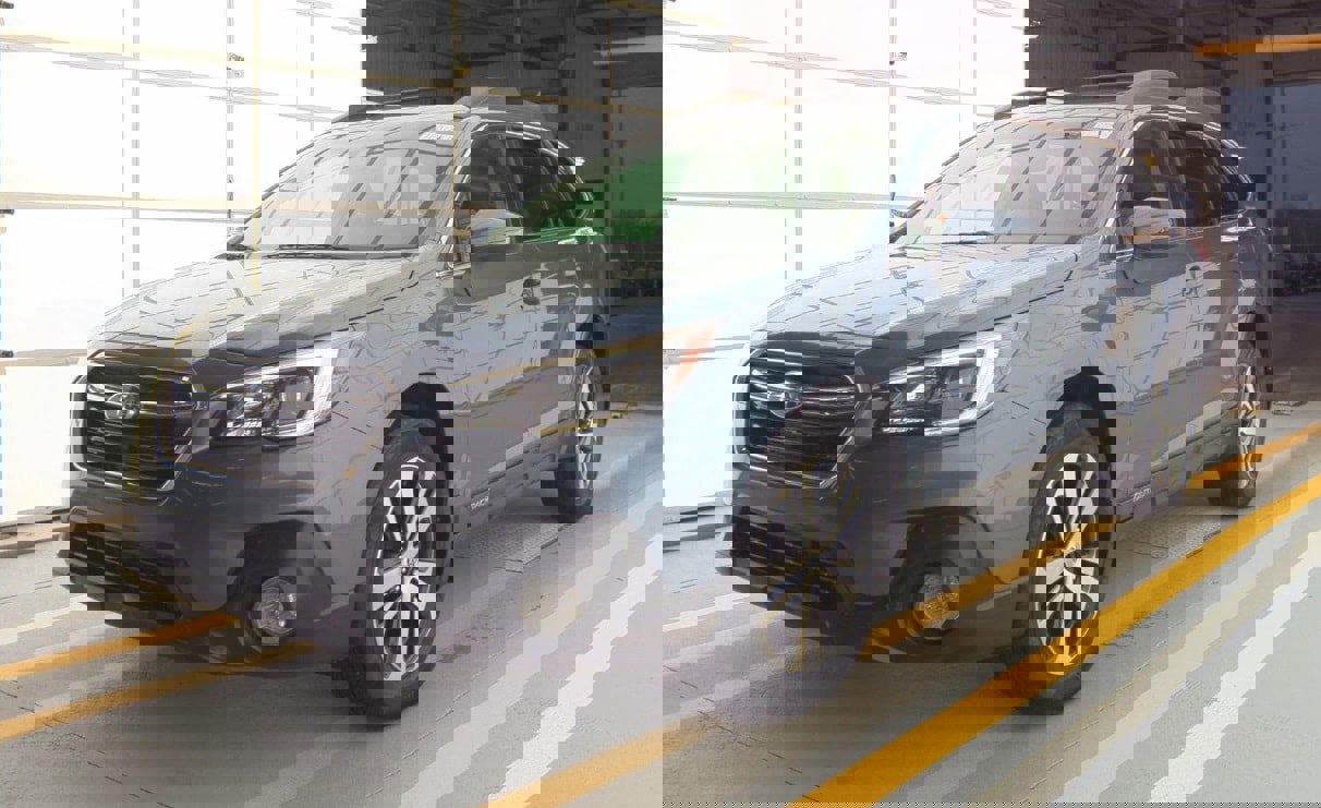 Used 2018 Subaru Outback 2.5i Limited w/ Popular Package #2 image 1