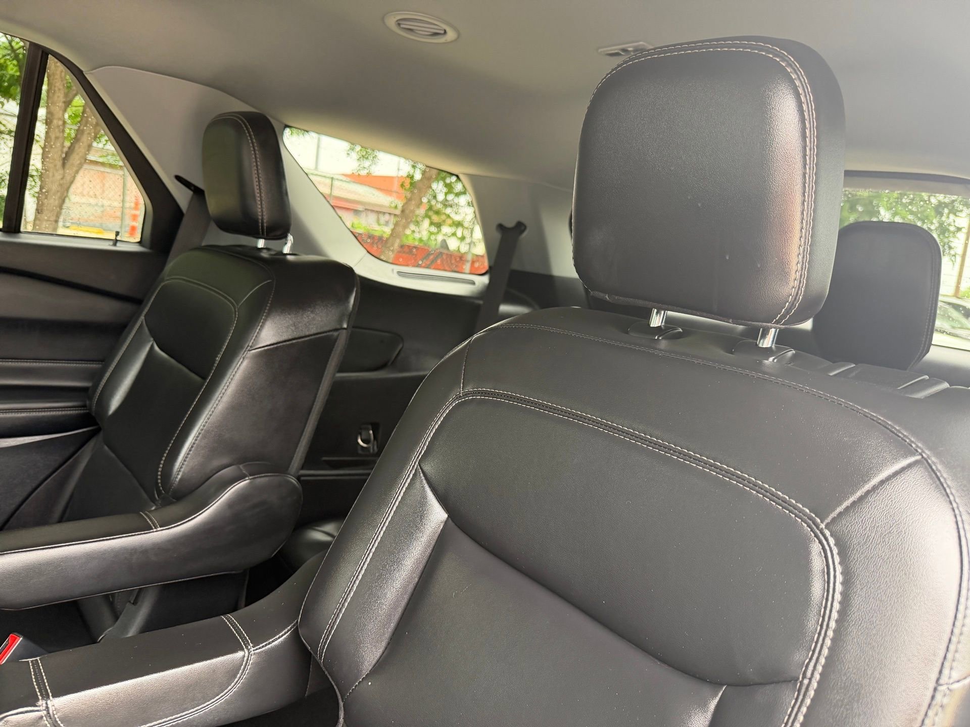 Used 2022 Ford Explorer XLT w/ Equipment Group 202A RWD image 25