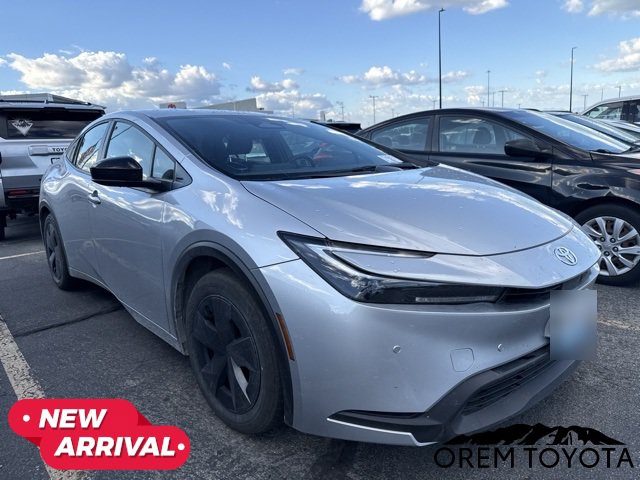 Used 2025 Toyota Prius LE FWD image 16