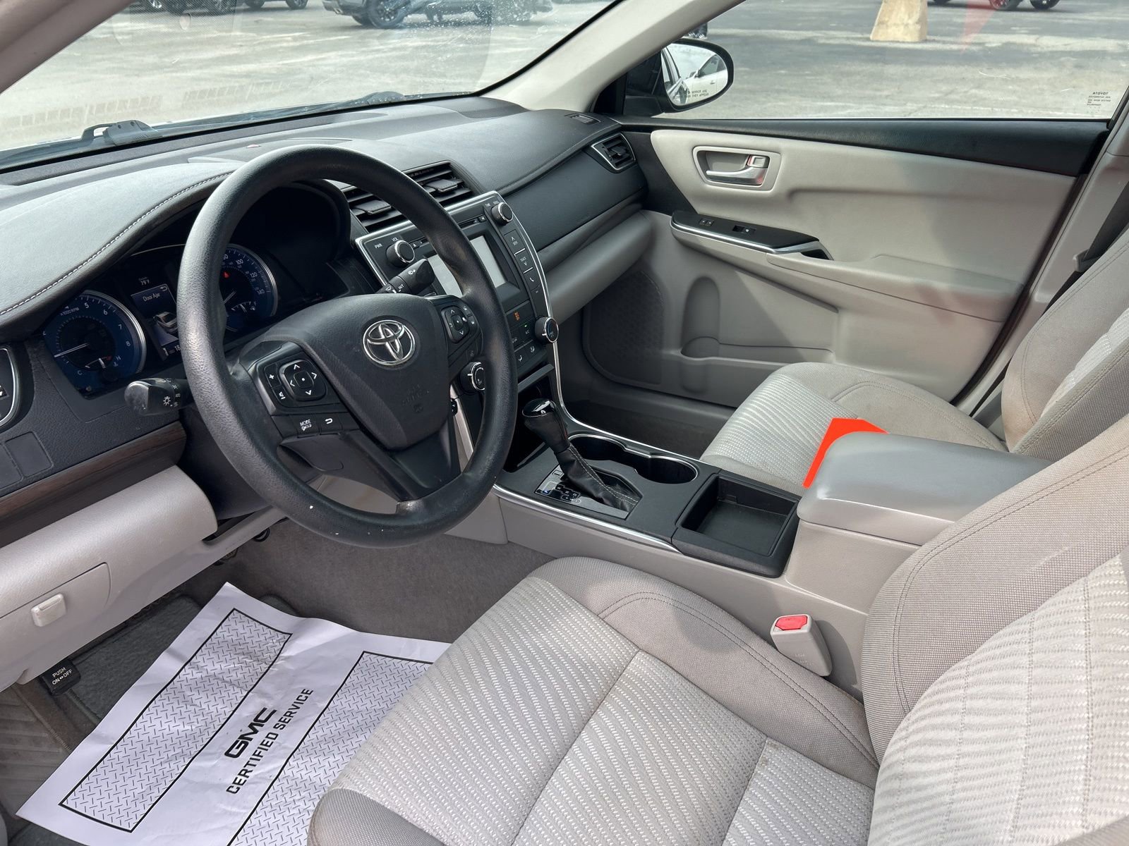 Used 2017 Toyota Camry LE image 10