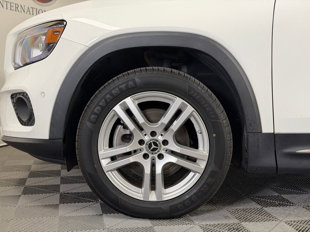 Used 2022 Mercedes-Benz GLB 250 4MATIC w/ Premium Package Lite image 13