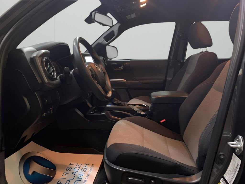 Used 2023 Toyota Tacoma TRD Off-Road image 10