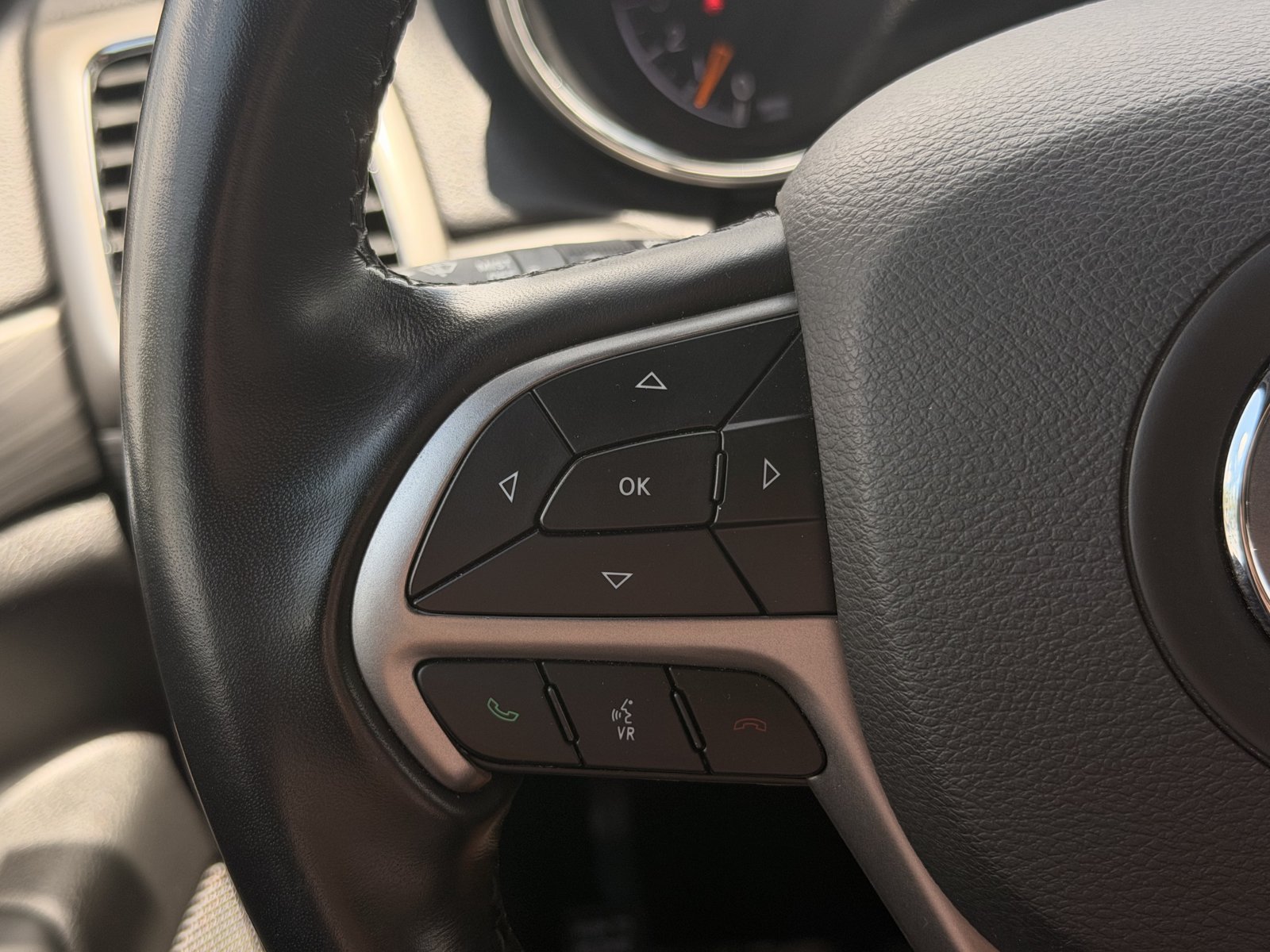 Used 2022 Jeep Grand Cherokee Laredo E AWD/4WD image 19