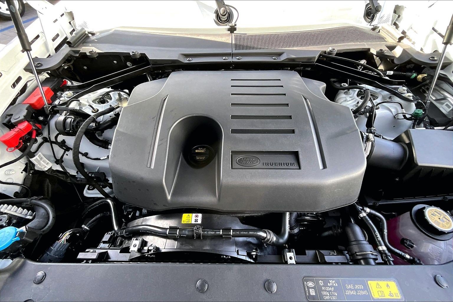 New 2026 Land Rover Defender 110 X-Dynamic SE image 11