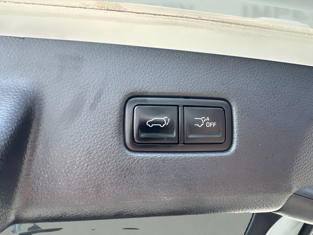 Used 2025 Kia Carnival SX FWD image 31