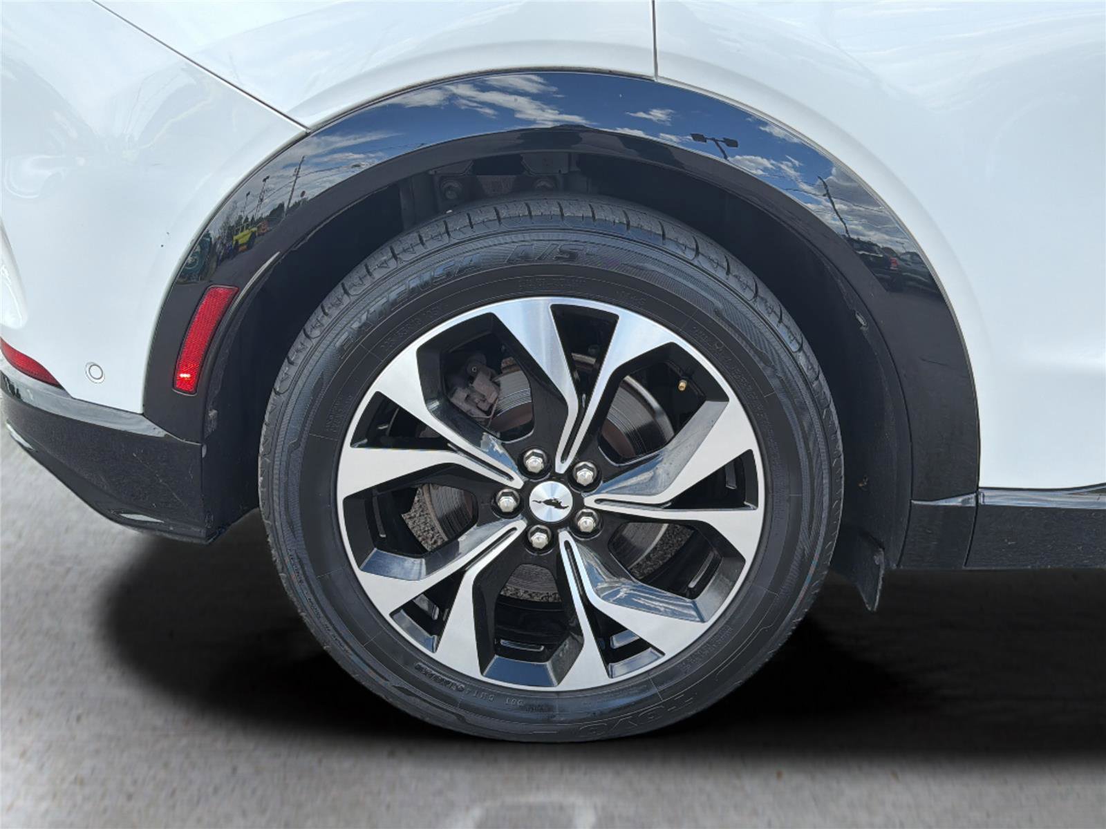 Used 2021 Ford Mustang Mach-E Premium AWD/4WD image 40