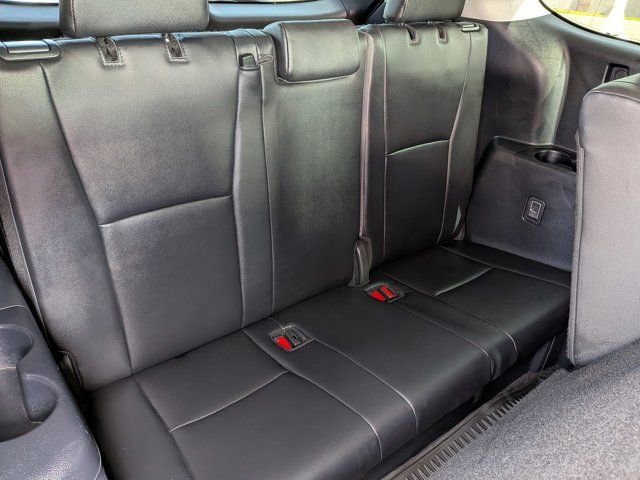 Used 2024 Toyota Highlander XLE AWD/4WD image 8