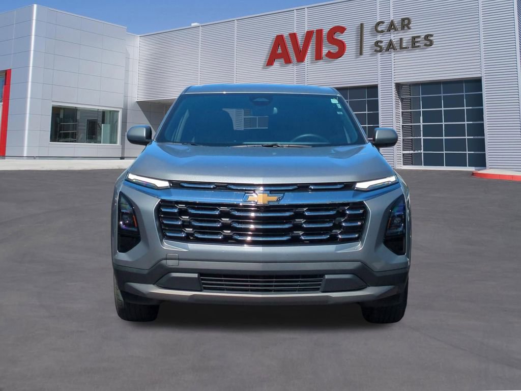 Used 2025 Chevrolet Equinox LT AWD/4WD image 2