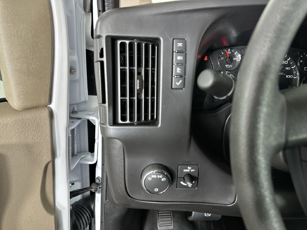 Used 2026 Chevrolet Express 2500 w/ Communications Package RWD image 19