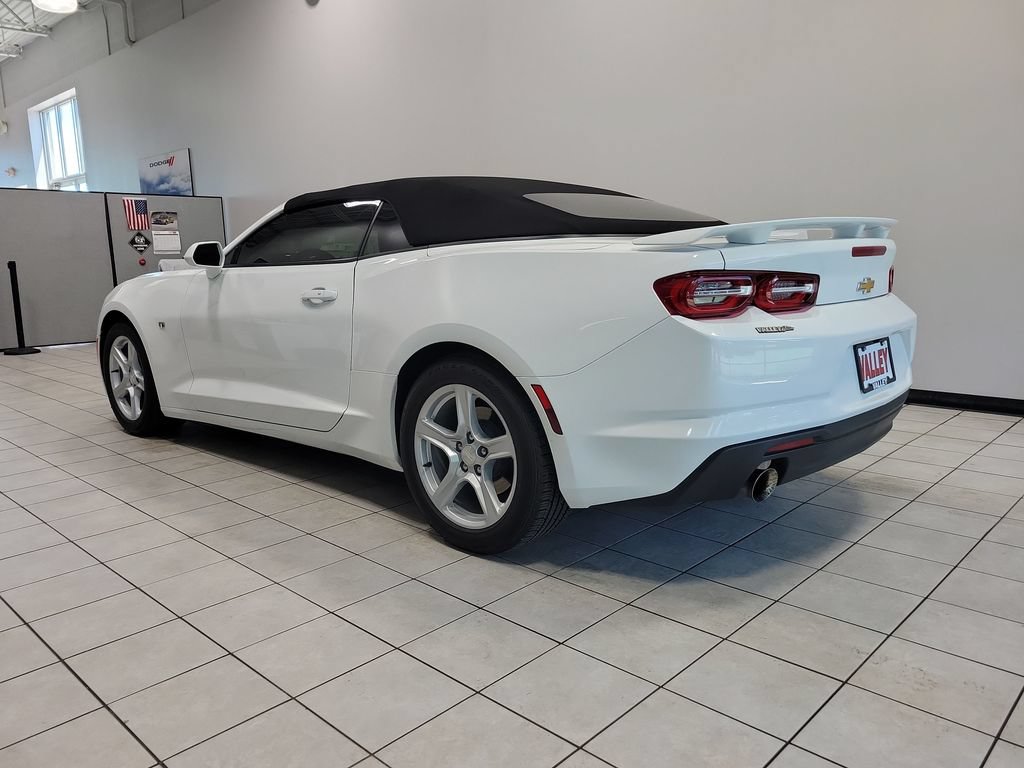 Used 2023 Chevrolet Camaro LT RWD image 8