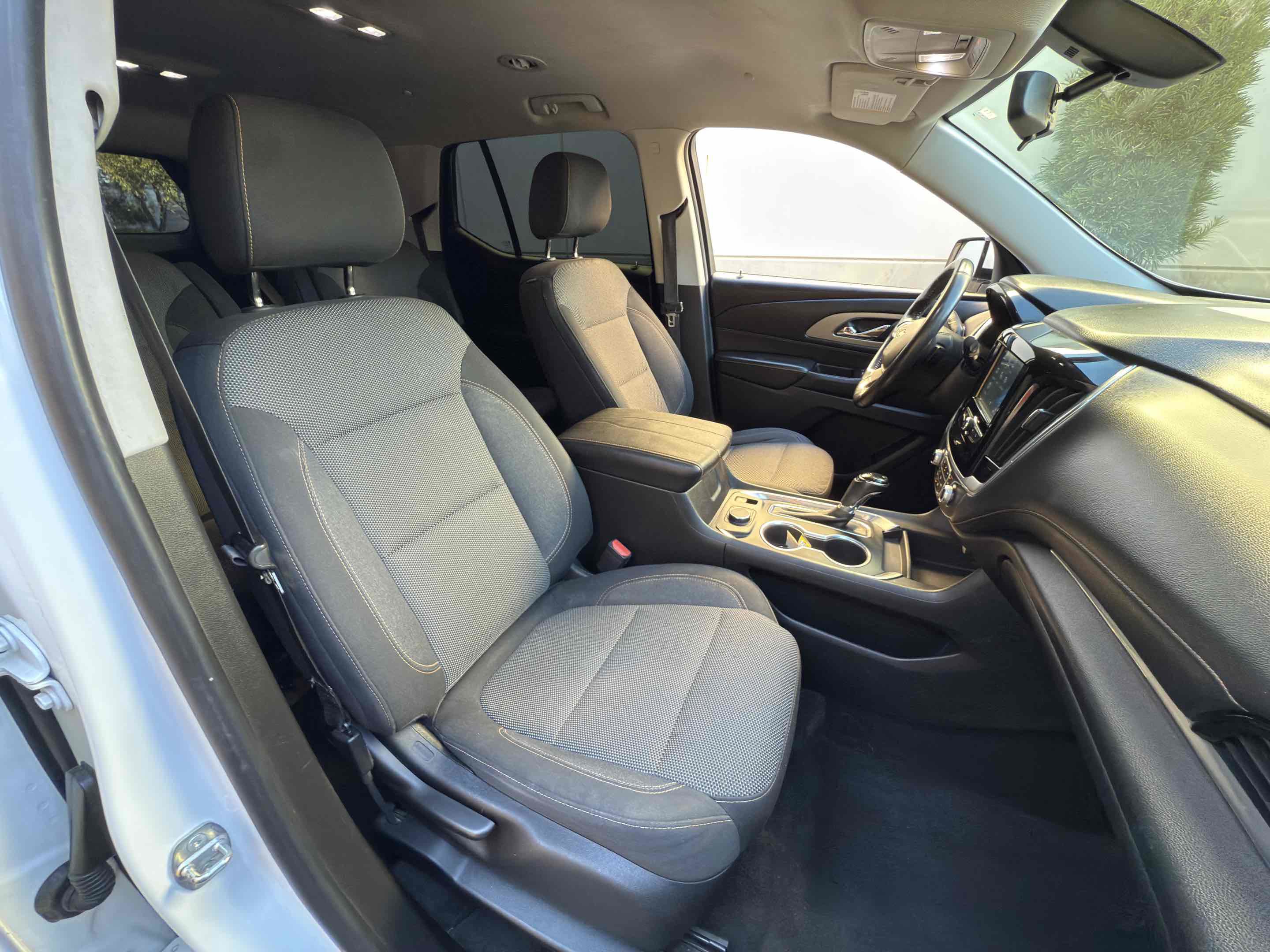 Used 2018 Chevrolet Traverse LT w/ LPO, Black Accent Package image 54