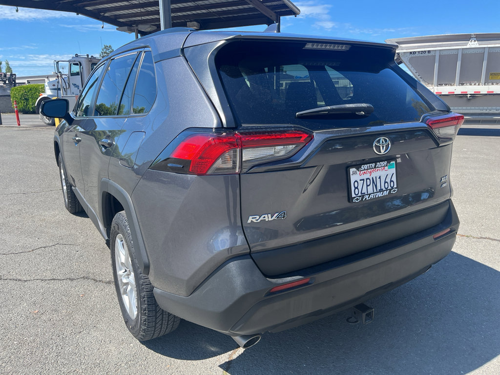 Used 2021 Toyota RAV4 XLE w/ Convenience Package AWD/4WD image 9