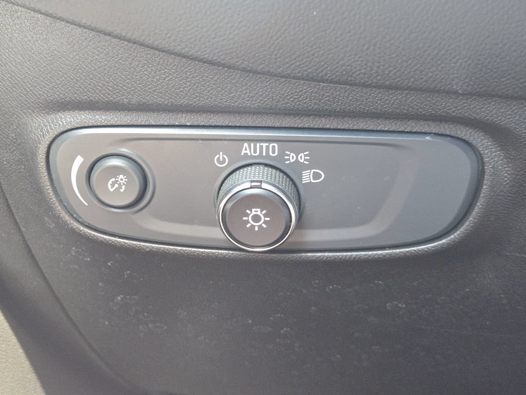 Used 2022 Chevrolet Equinox LT FWD image 23