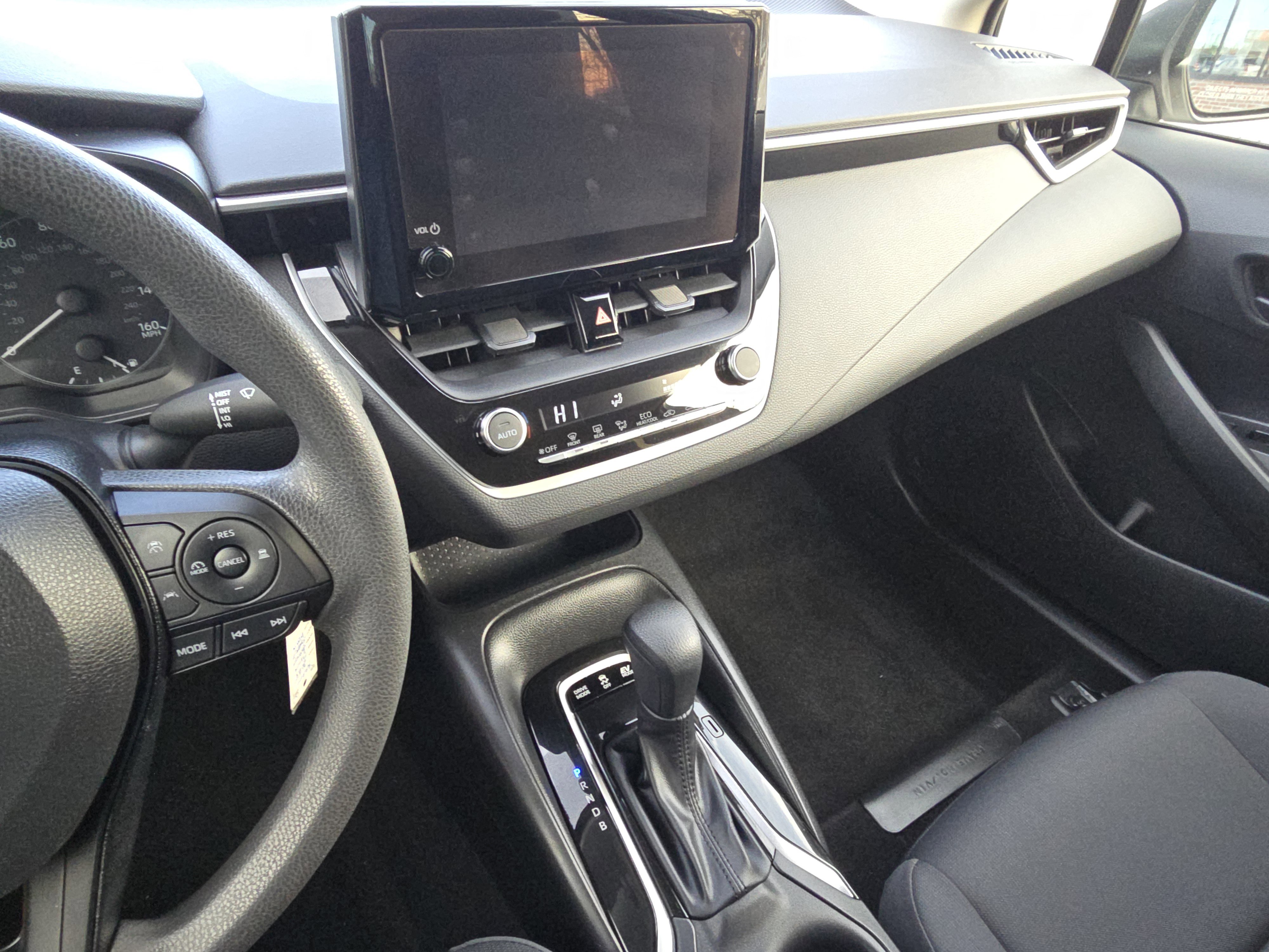 Used 2024 Toyota Corolla LE image 21