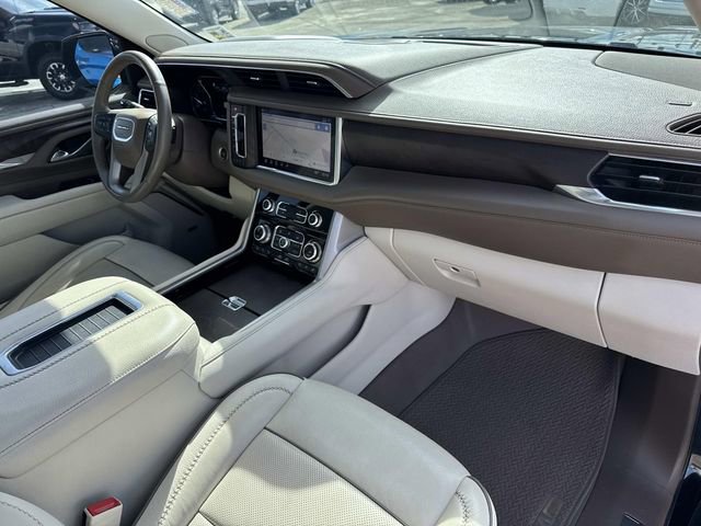 Used 2021 GMC Yukon XL Denali w/ Denali Premium Package image 32