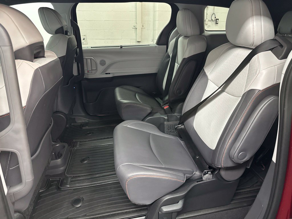 Used 2024 Toyota Sienna XSE w/ XSE Plus Package AWD/4WD image 21