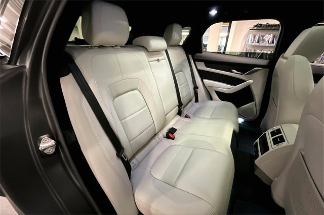 Certified 2025 Jaguar F-PACE R-Dynamic S image 16