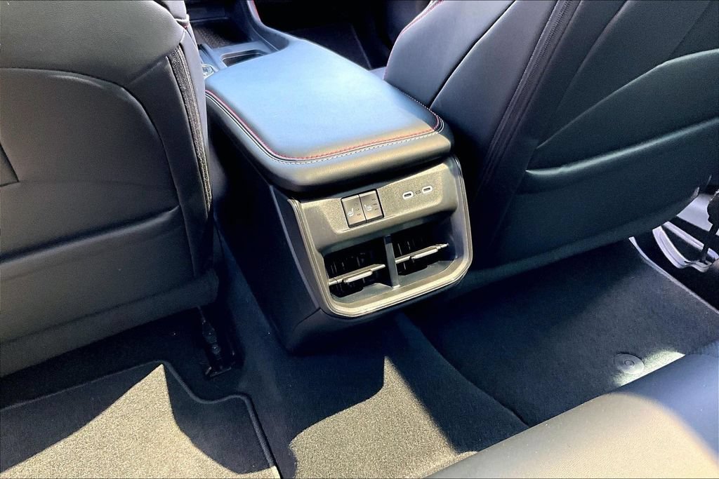 Used 2024 Dodge Charger Daytona R/T w/ Plus Group AWD/4WD image 33