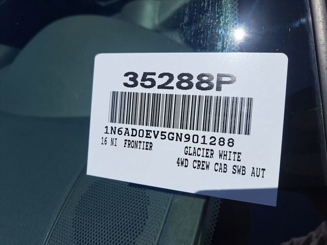 Used 2016 Nissan Frontier SL w/ Moonroof Package AWD/4WD image 2