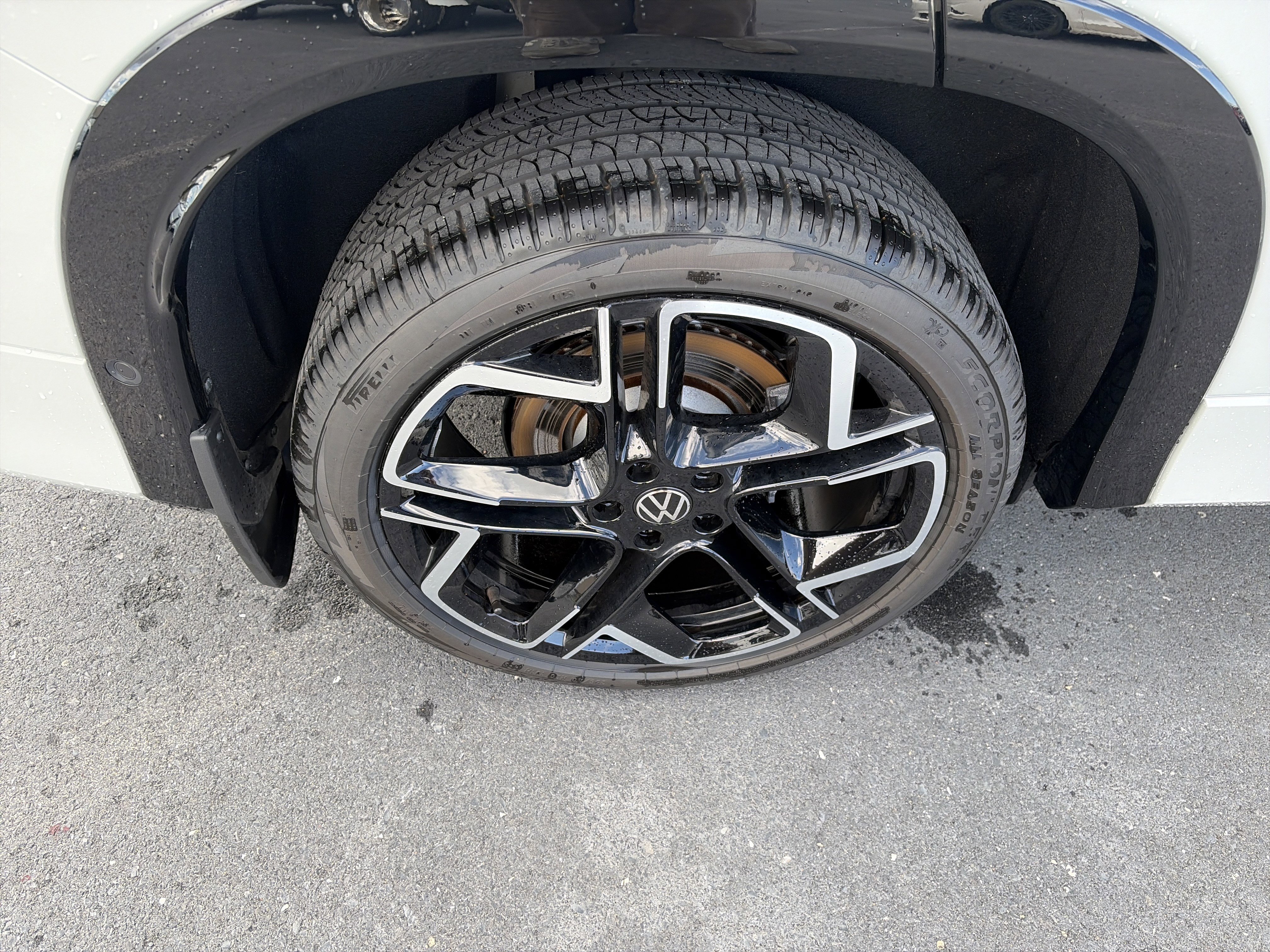 Used 2026 Volkswagen Tiguan SEL R-Line AWD/4WD image 17