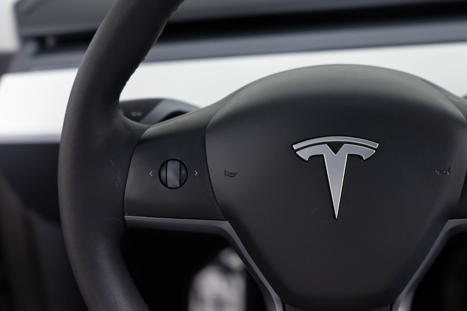 Used 2024 Tesla Model Y Long Range image 32