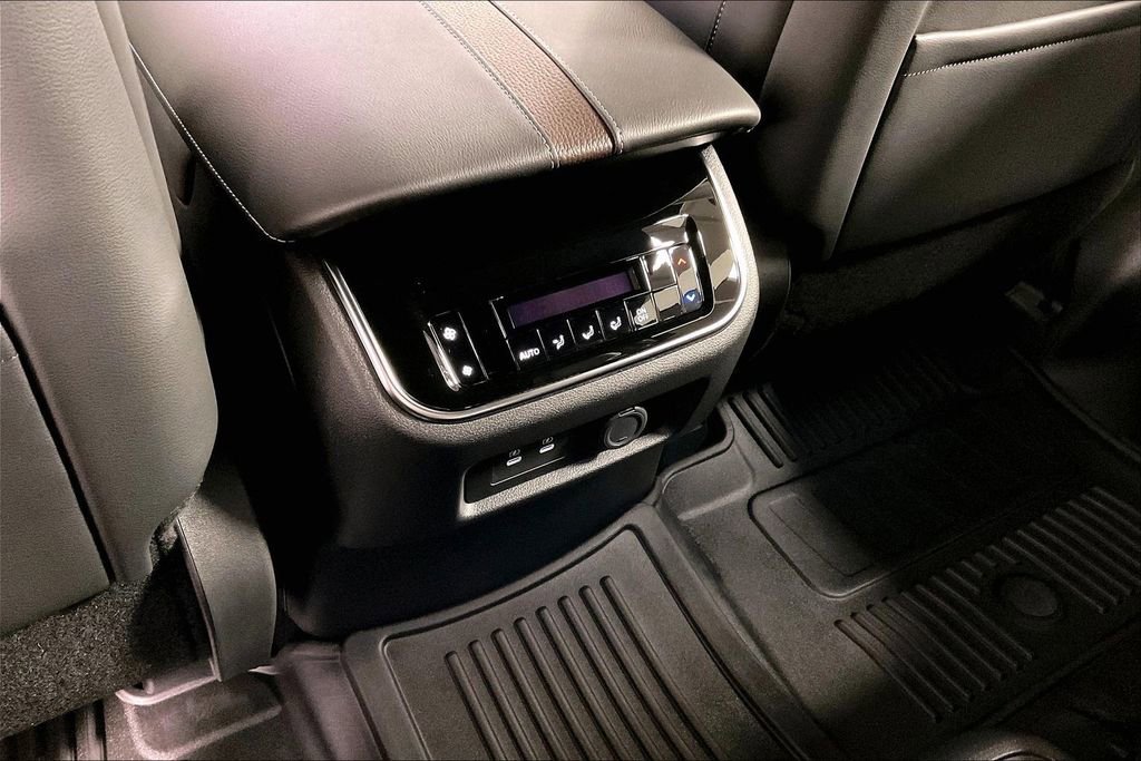 New 2026 Nissan Armada SL w/ Captain's Chari Seat Package AWD/4WD image 38