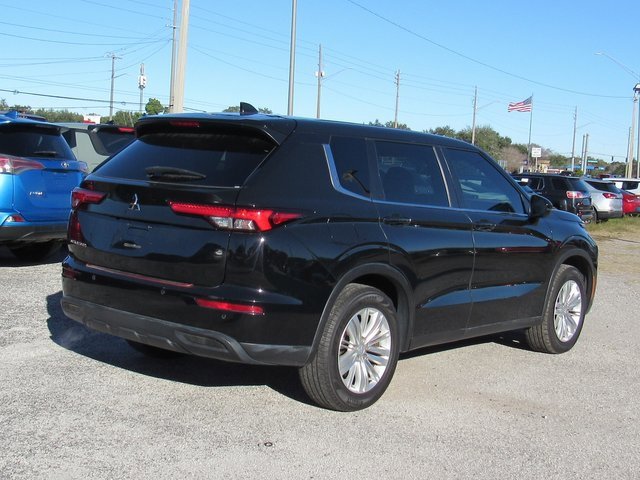 Used 2022 Mitsubishi Outlander ES image 4