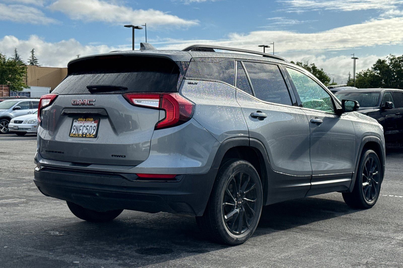 Used 2024 GMC Terrain SLT w/ Elevation Edition image 5