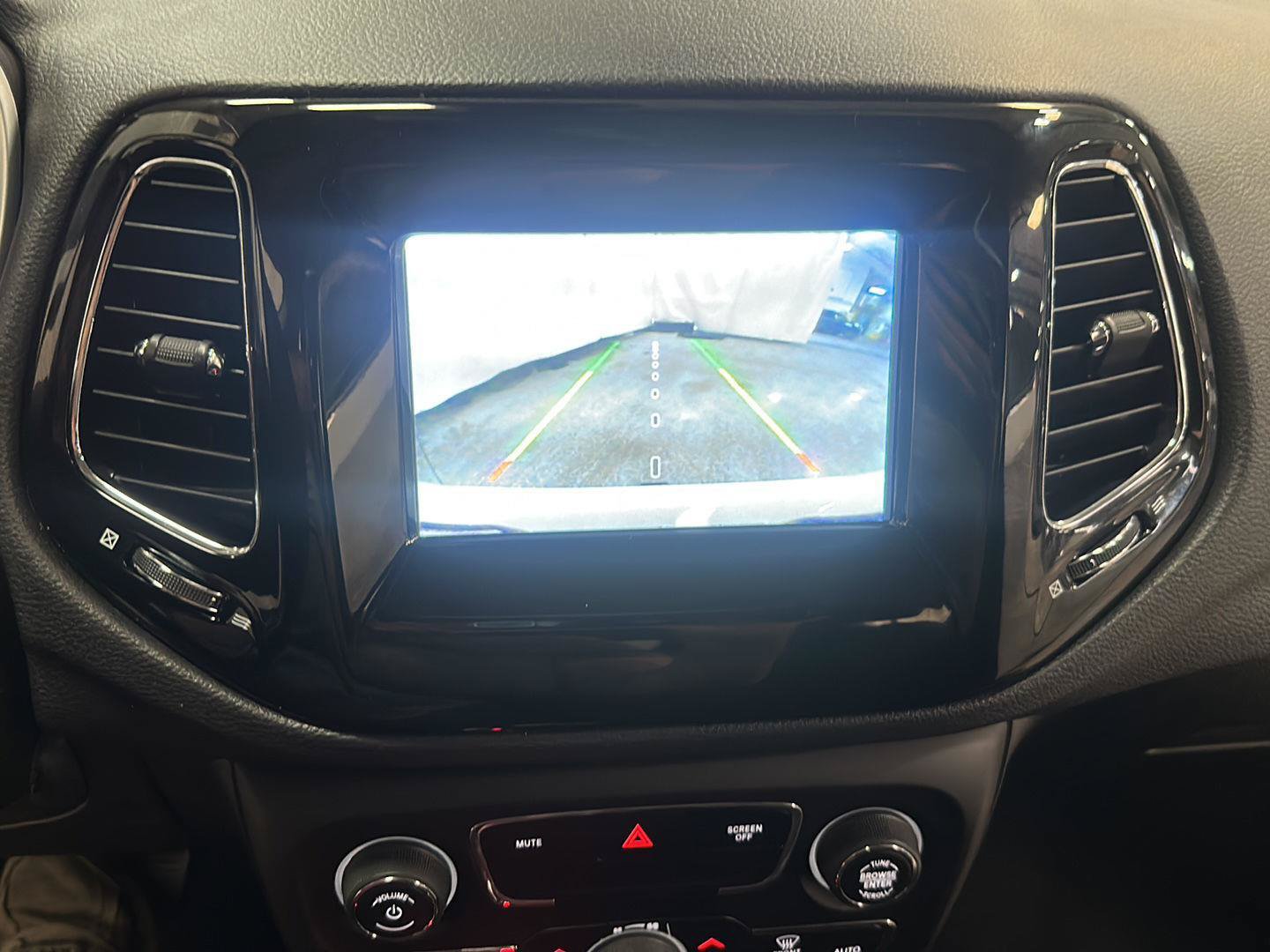 Certified 2019 Jeep Compass Latitude AWD/4WD image 23