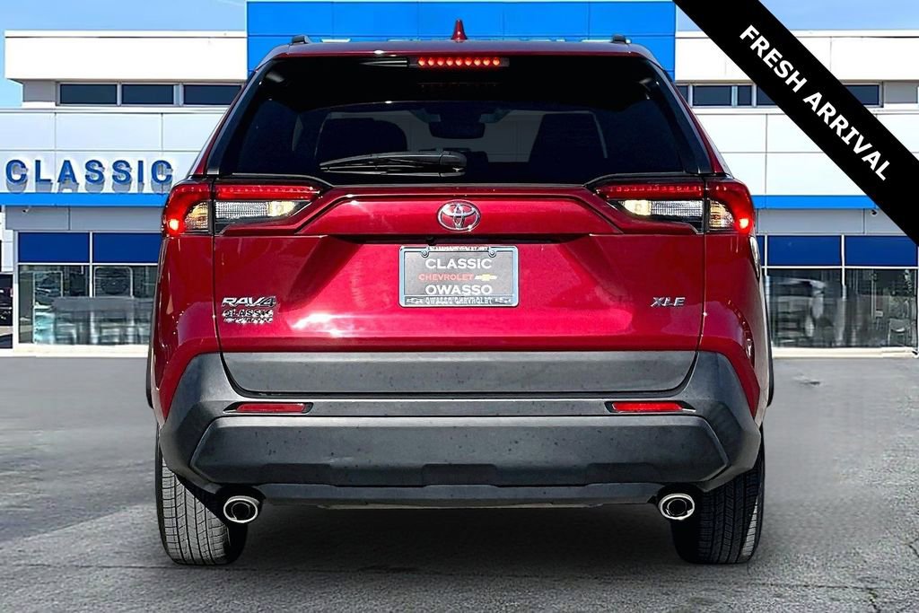 Used 2021 Toyota RAV4 XLE image 6