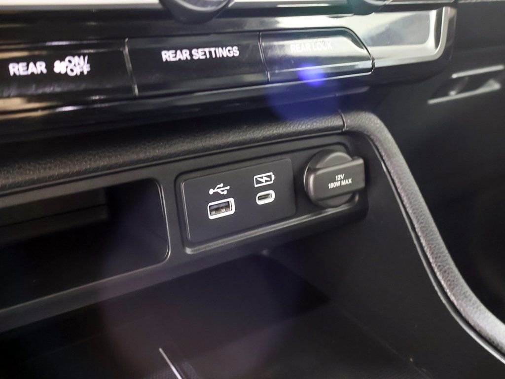 Used 2023 Honda Pilot Touring image 54