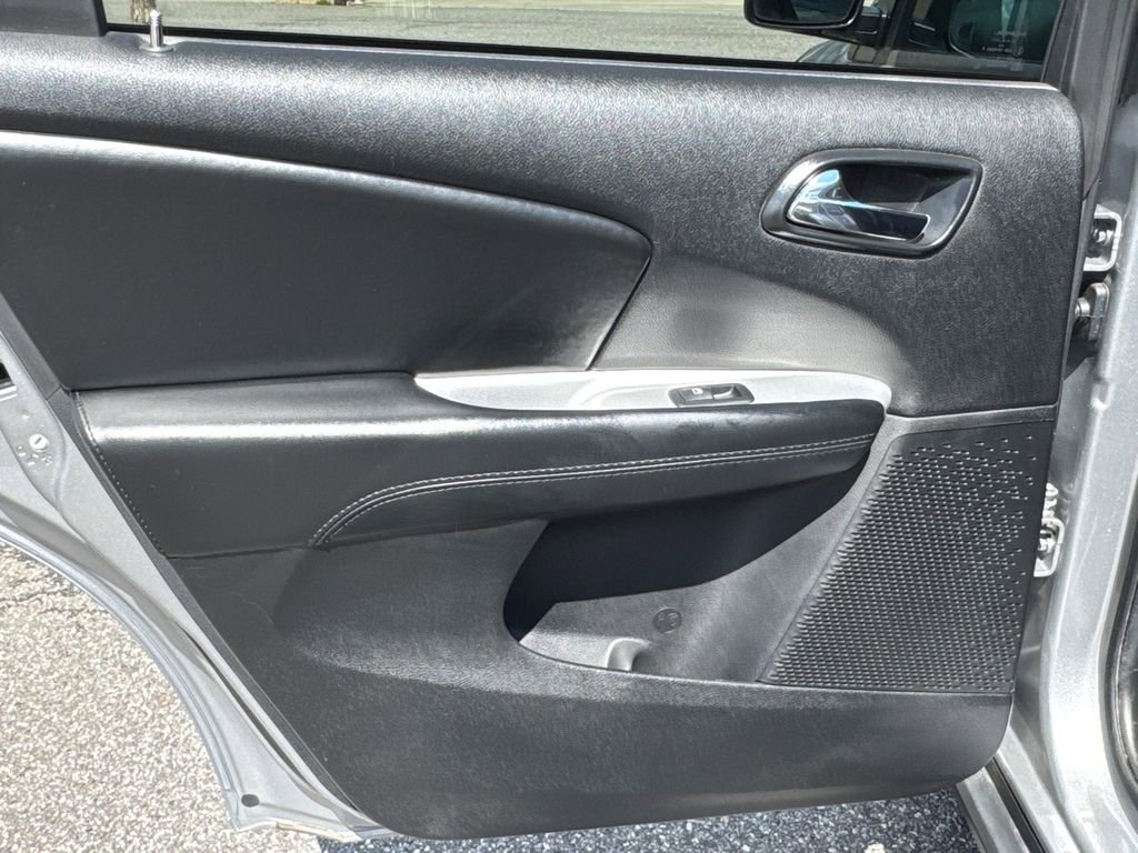 Used 2019 Dodge Journey SE image 20