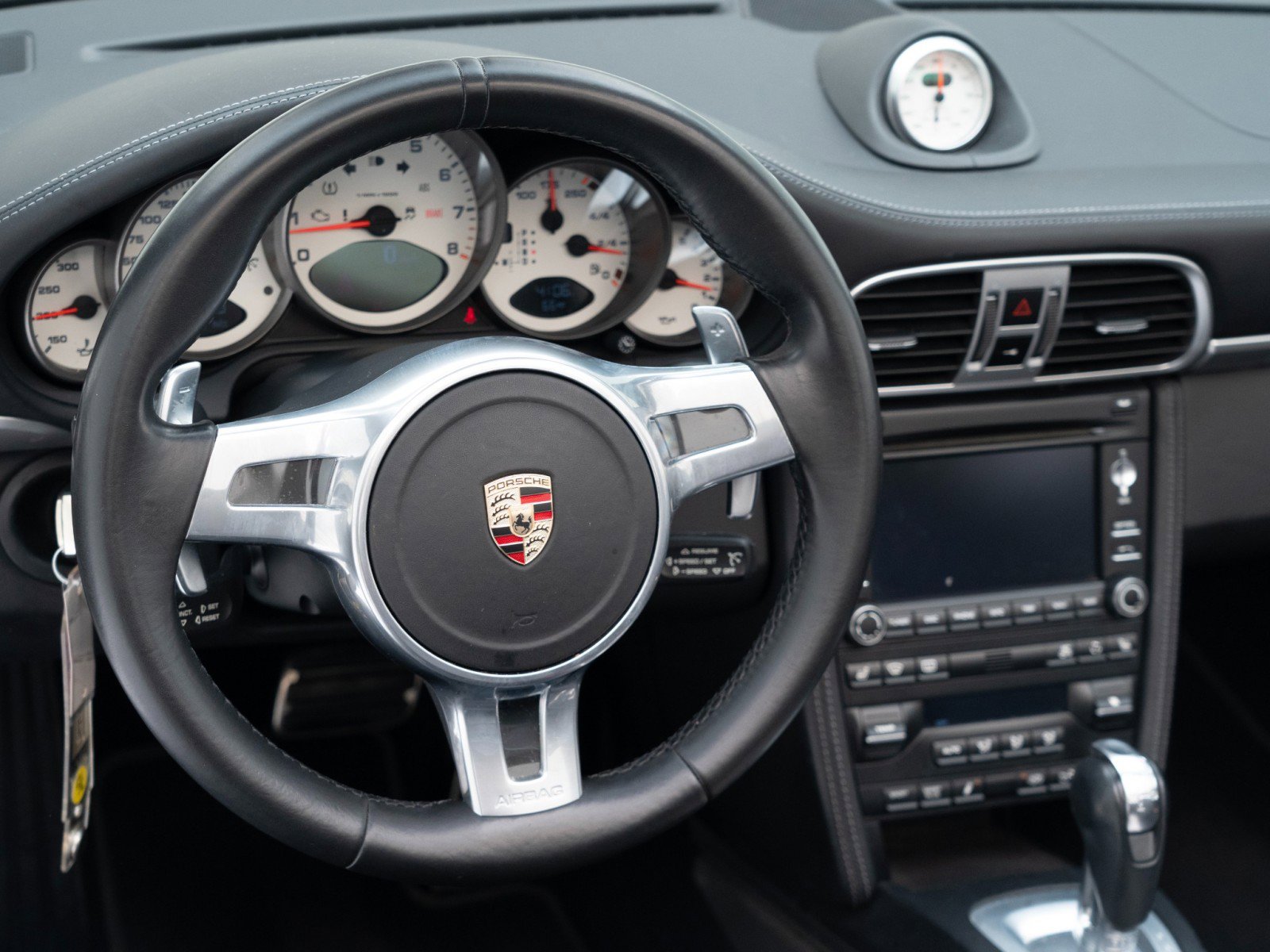 Used 2012 Porsche 911 Carrera 4 GTS image 22