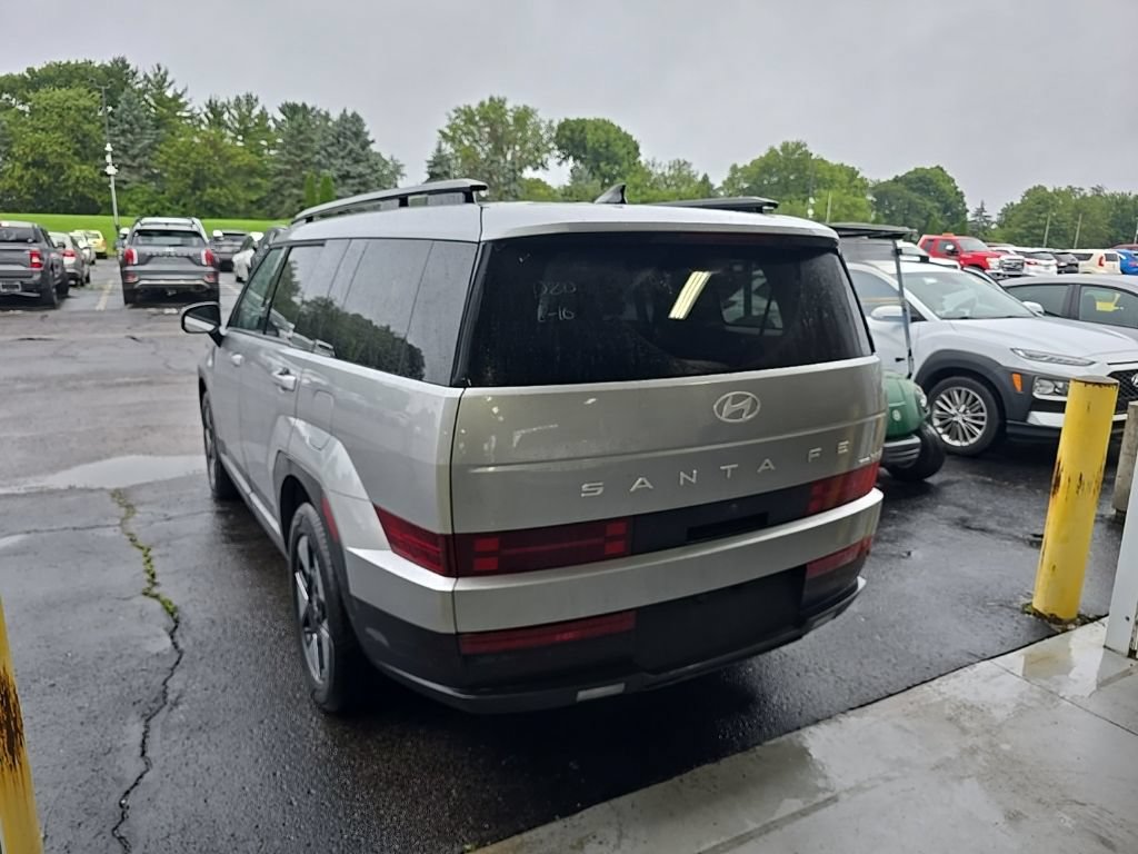 Used 2025 Hyundai Santa Fe SEL AWD/4WD image 3