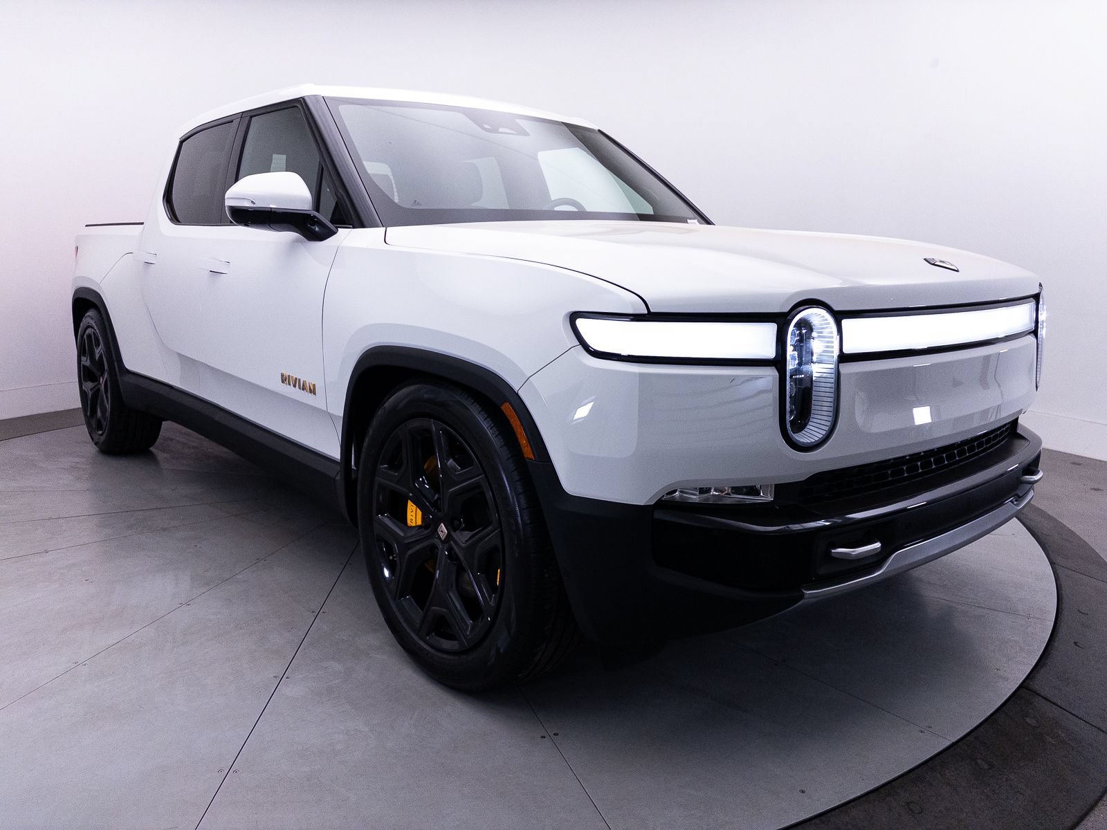 Used 2023 Rivian R1T Adventure AWD/4WD image 13
