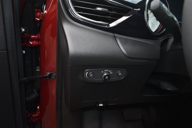 Used 2023 Buick Encore GX Preferred w/ Cold Weather Comfort Package FWD image 11
