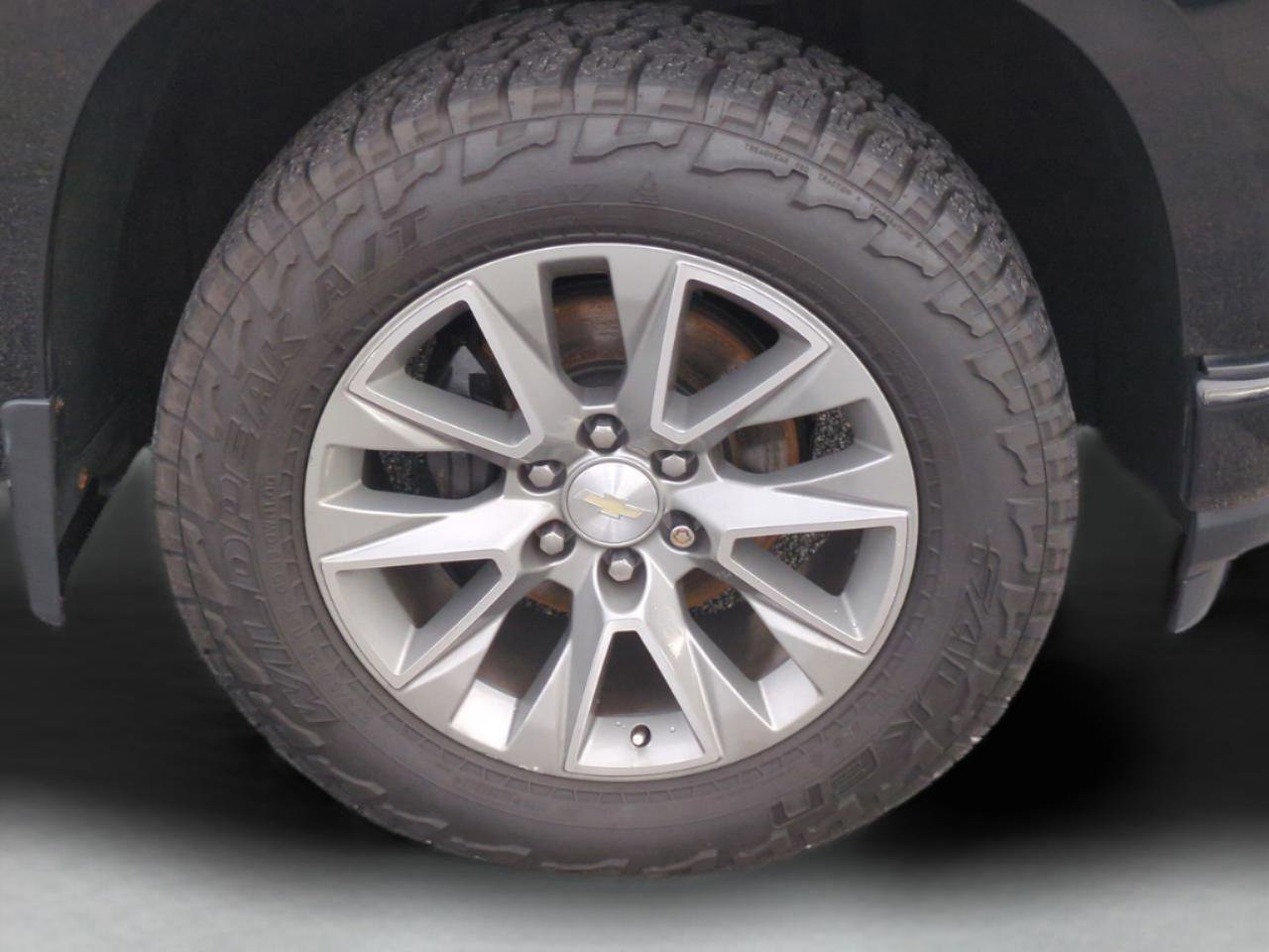 Used 2020 Chevrolet Silverado 1500 High Country w/ Technology Package AWD/4WD image 27