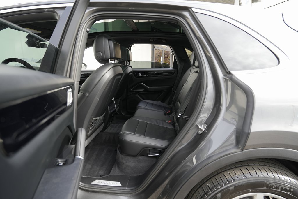 Used 2020 Porsche Cayenne image 19
