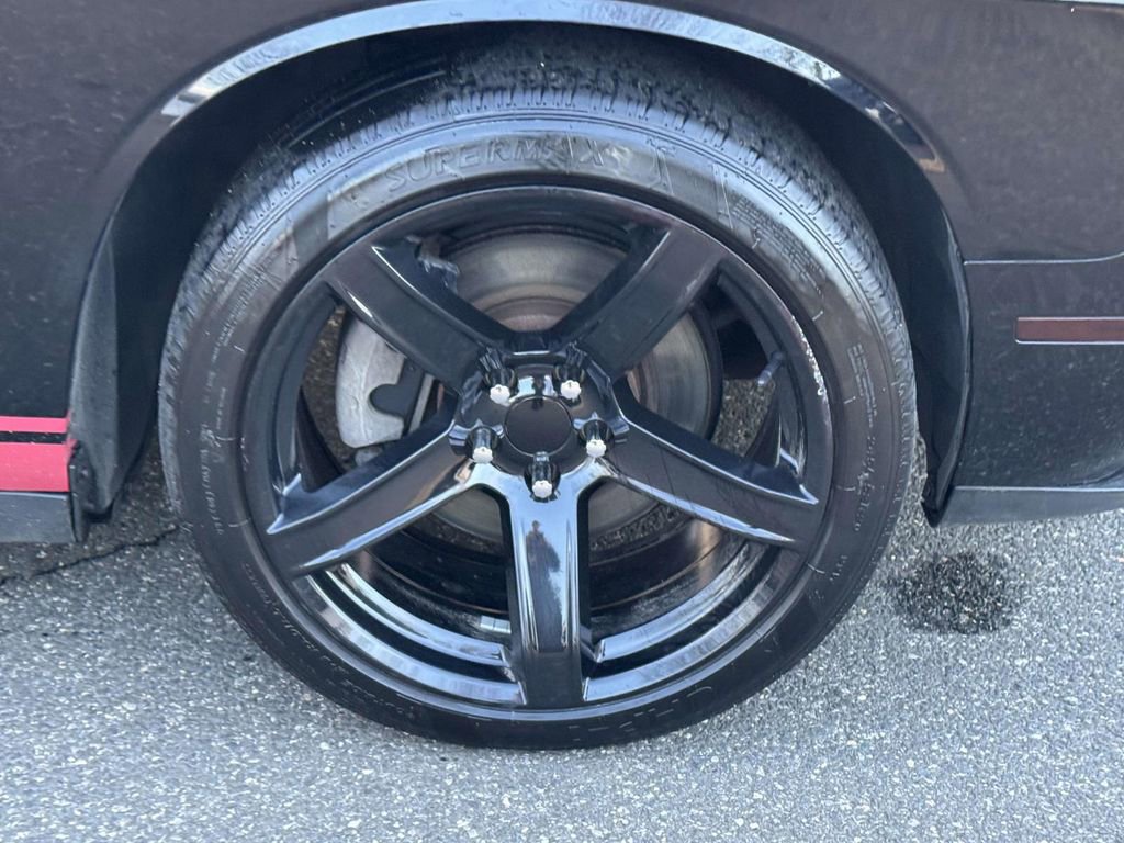 Used 2018 Dodge Challenger R/T RWD image 6
