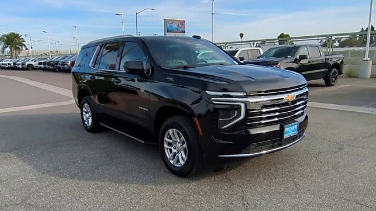 Certified 2025 Chevrolet Tahoe LT AWD/4WD image 2